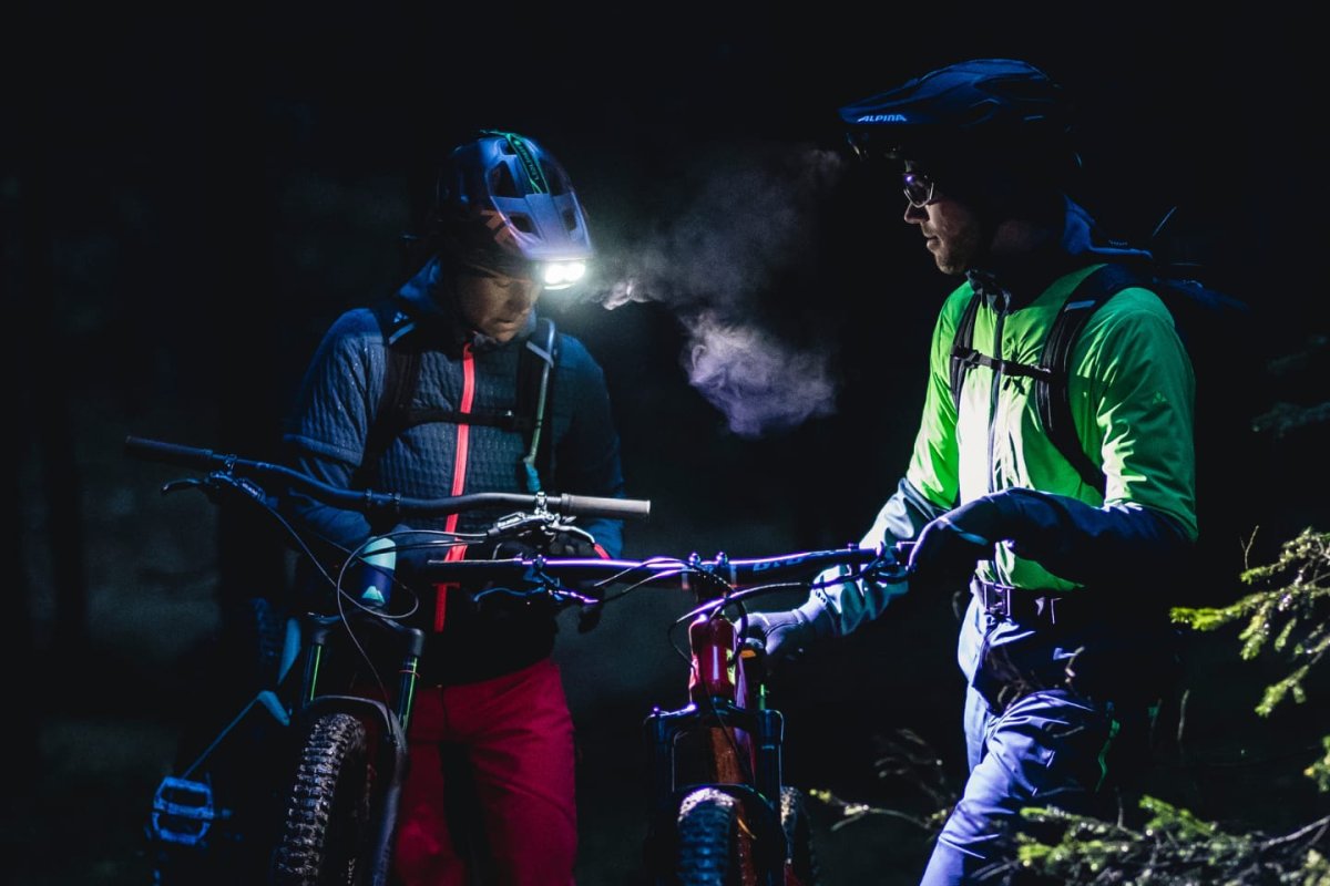 Quel éclairage 💡 VTT (efficace) choisir en 2025 ?